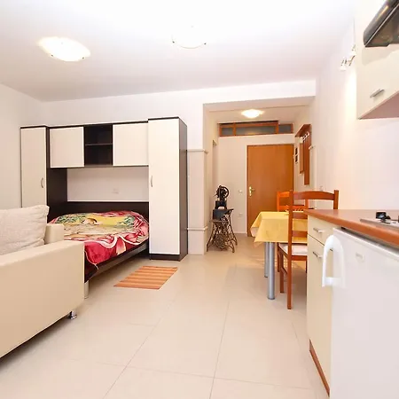 Apartments Elvis 1299 Vrsar Exterior photo