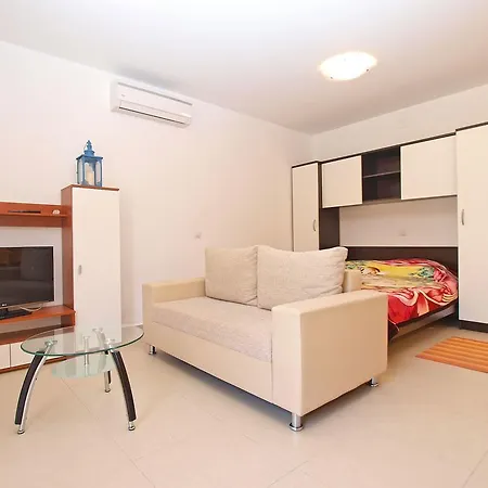 Apartments Elvis 1299 Vrsar Exterior photo