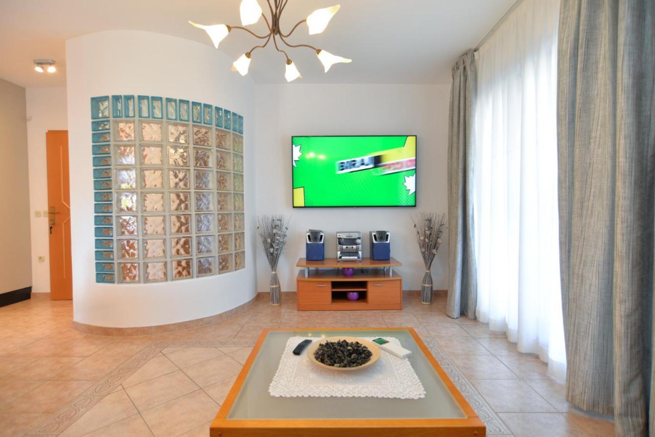 Elvis 1299 Apartamento