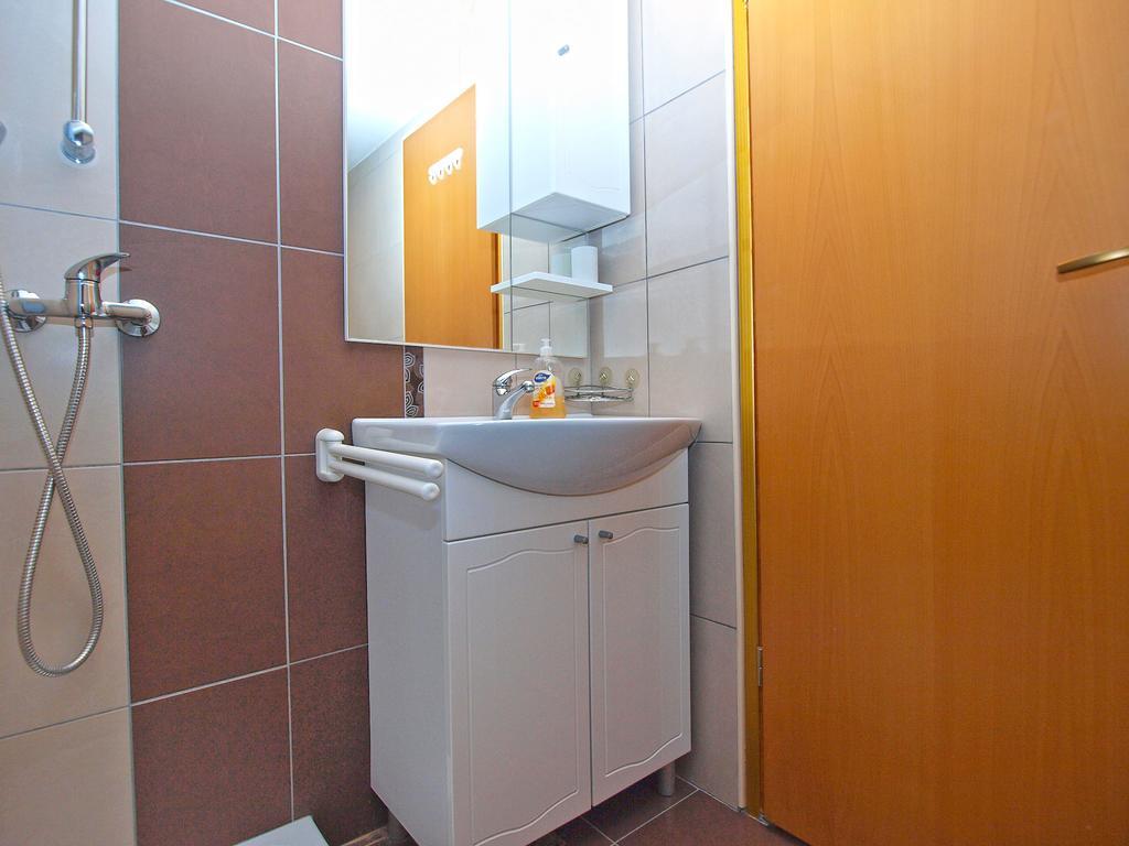 Elvis 1299 Apartment Vrsar